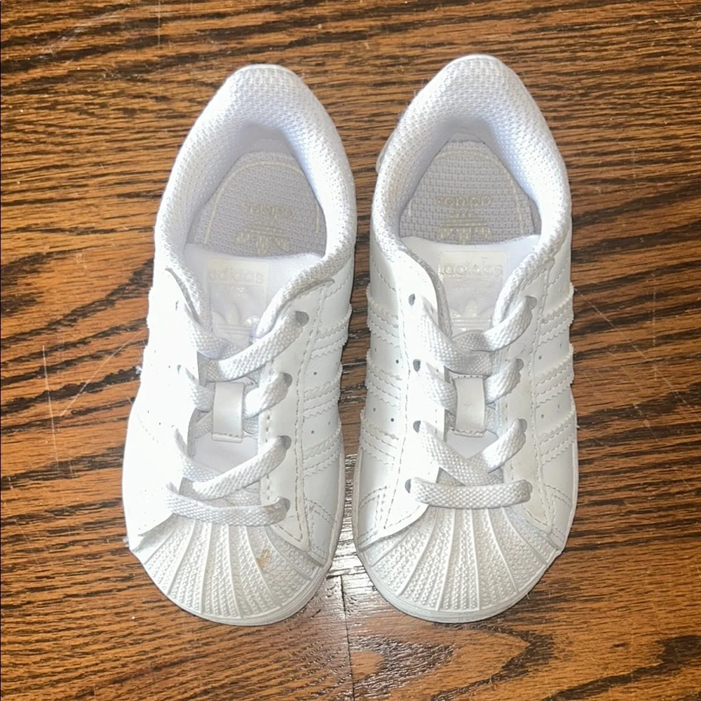 adidas Kids White Sneakers Infant Baby Size 6 Shoes Trainers Unisex 3 Stripes